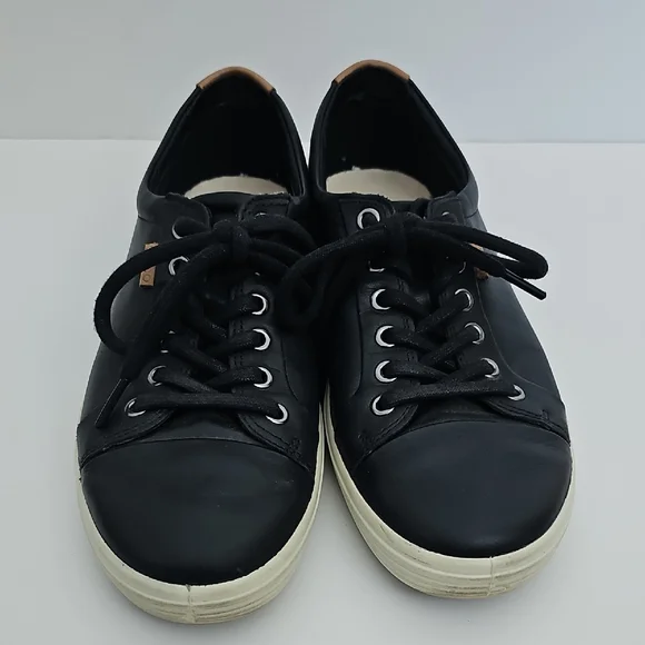 Ecco Black Leather Women's Sneakers Size 9 Extra Width - Picture 2 of 9